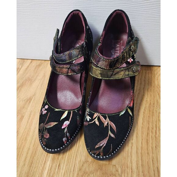 L'ATISTE Shoes - L'Artiste Snovy Stack Heel Pumps 8 New